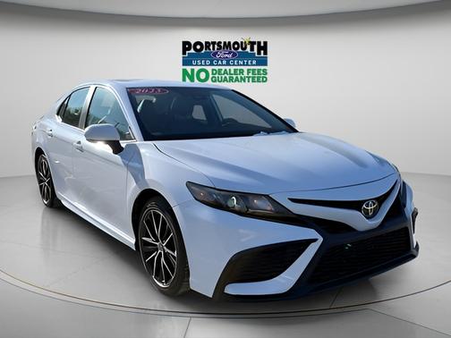 White 2023 Toyota Camry SE