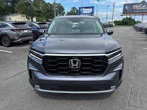 2025 Honda Pilot Touring 8-Passenger