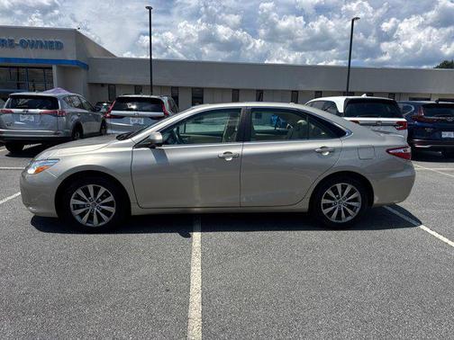 2016 Toyota Camry XLE