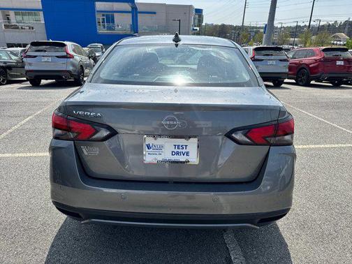 Gun Metallic 2025 Nissan Versa 1.6 SV