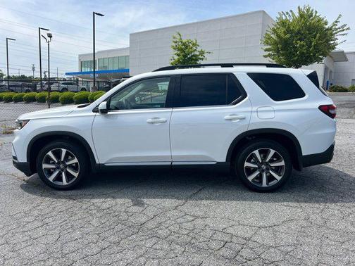 2025 Honda Pilot Touring 8-Passenger