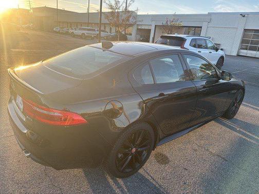 2019 Jaguar XE 30t R-Sport