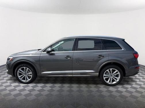 Samurai Gray Metallic 2025 Audi Q7 55 Premium Plus
