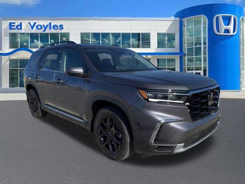 2025 Honda Pilot Touring 8-Passenger