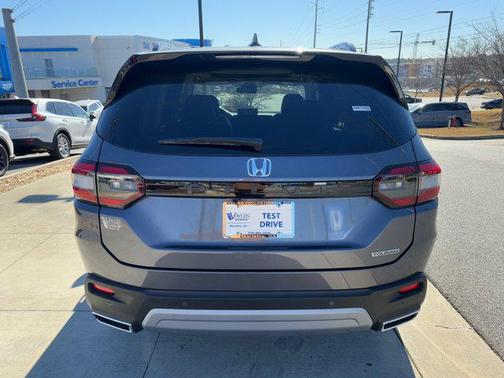 2025 Honda Pilot Touring 8-Passenger