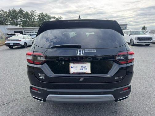 2025 Honda Pilot Elite