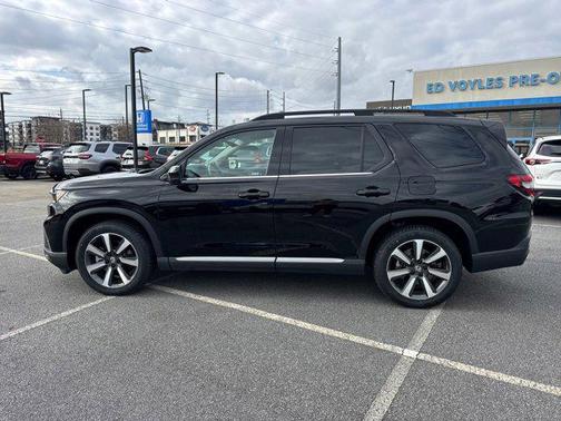2023 Honda Pilot Touring 8-Passenger