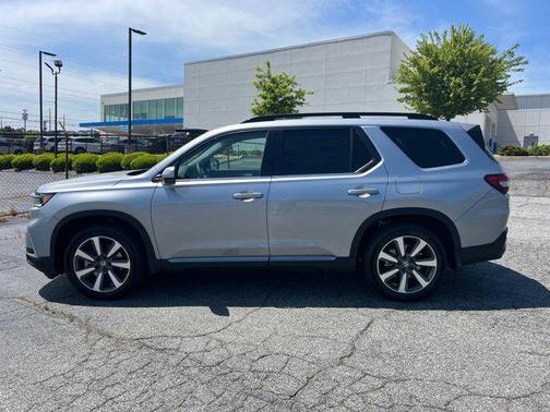 2025 Honda Pilot Touring 8-Passenger