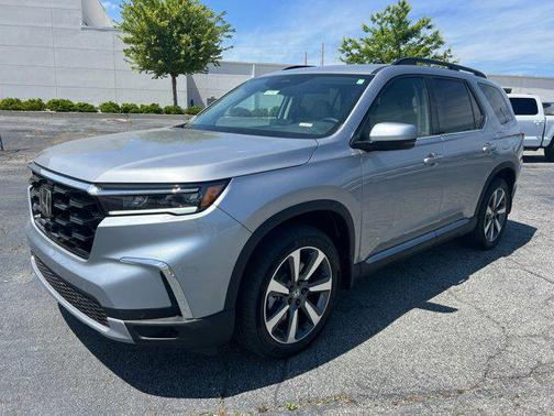 2025 Honda Pilot Touring 8-Passenger
