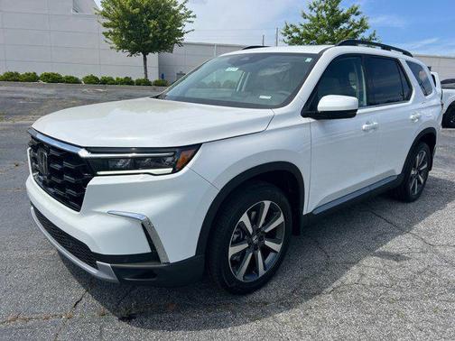2025 Honda Pilot Touring 8-Passenger