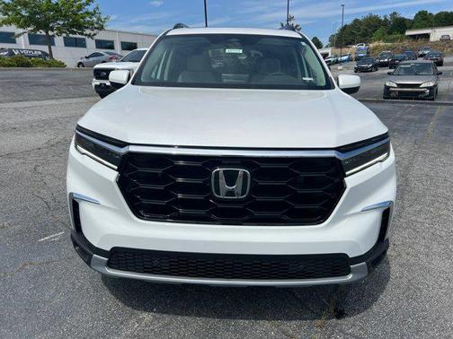 2025 Honda Pilot Touring 8-Passenger