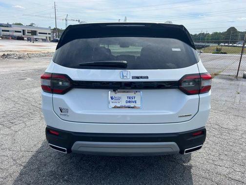 2025 Honda Pilot Touring 8-Passenger