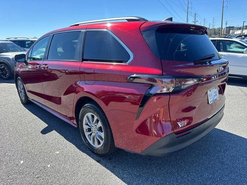 2023 Toyota Sienna XLE