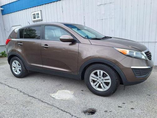 Sand Track 2011 Kia Sportage LX