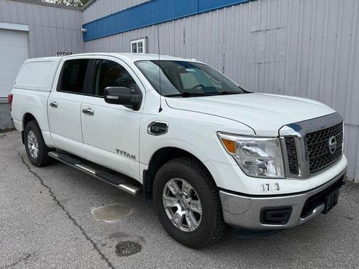 2017 Nissan Titan SV
