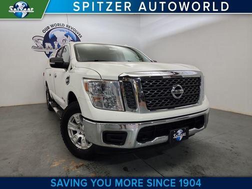 2017 Nissan Titan SV