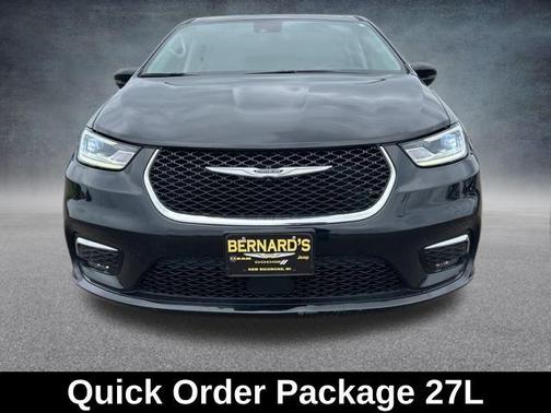 2024 Chrysler Pacifica Touring-L