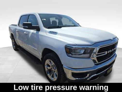 Bright White Clearcoat 2019 RAM 1500 Big Horn