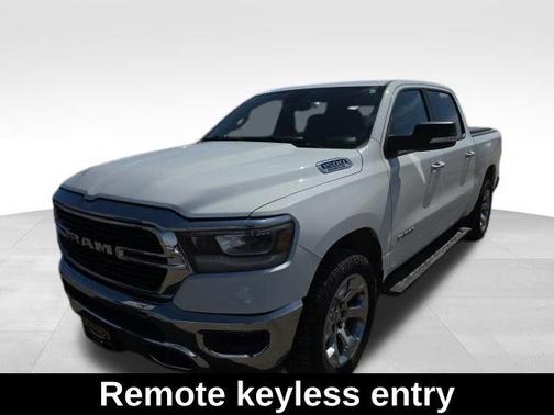 Bright White Clearcoat 2019 RAM 1500 Big Horn
