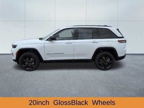2025 Jeep Grand Cherokee Laredo