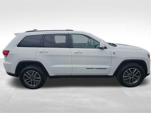 2020 Jeep Grand Cherokee Laredo