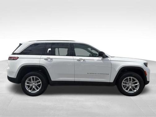 White 2024 Jeep Grand Cherokee Laredo