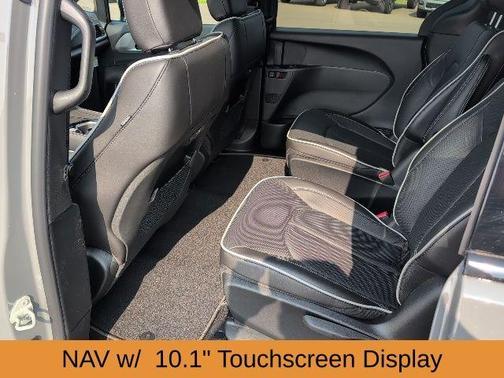 2025 Chrysler Pacifica Hybrid Select