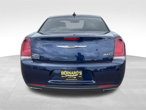2016 Chrysler 300 S