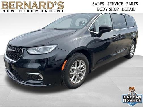 Brilliant Black Crystal Pearlcoat 2023 Chrysler Pacifica Touring-L