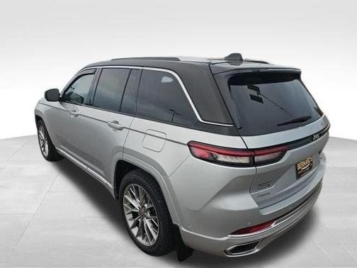 2023 Jeep Grand Cherokee Summit