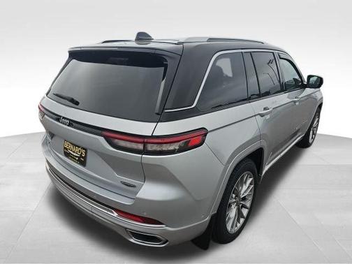 2023 Jeep Grand Cherokee Summit