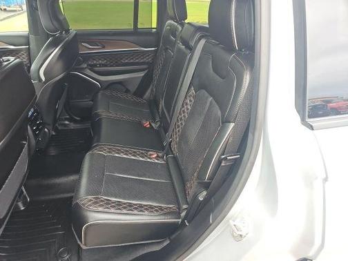 2023 Jeep Grand Cherokee Summit