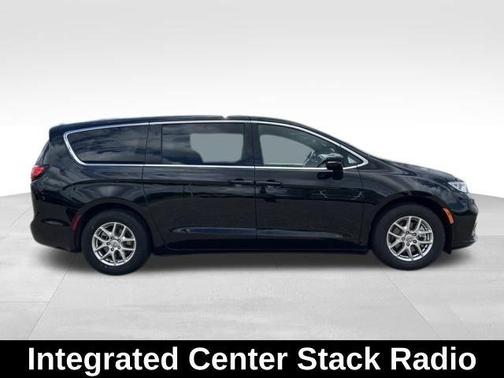 Black 2025 Chrysler Pacifica Select