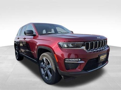 Red 2023 Jeep Grand Cherokee Limited
