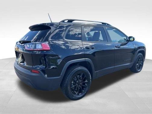 Black 2023 Jeep Cherokee Altitude Lux