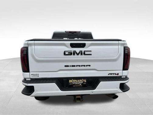 White 2024 GMC Sierra 2500 AT4