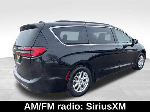 2022 Chrysler Pacifica Touring-L