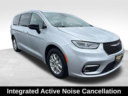 2024 Chrysler Pacifica Touring-L