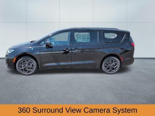 2025 Chrysler Pacifica Hybrid Select