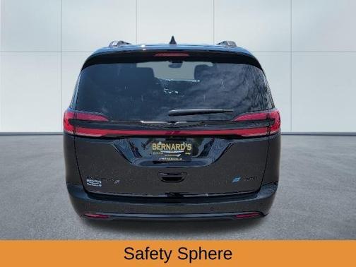 2025 Chrysler Pacifica Hybrid Select