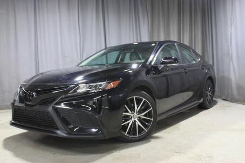 Midnight Black Metallic 2024 Toyota Camry SE