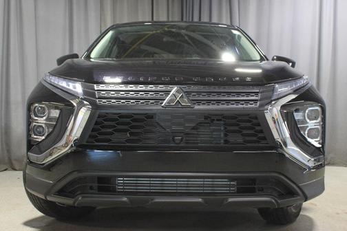 Labrador Black Pearl 2026 Mitsubishi Eclipse Cross ES