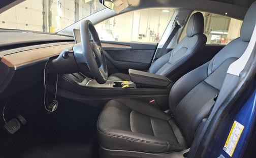 Deep Blue Metallic 2024 Tesla Model Y Long Range