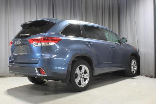 2017 Toyota Highlander 