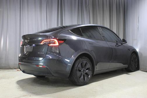 Stealth Gray 2024 Tesla Model Y Long Range