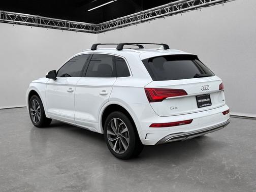 Mythos Black Metallic 2021 Audi Q5 Premium Plus 45 TFSI quattro