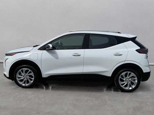 Summit White 2023 Chevrolet Bolt EUV FWD 4dr LT