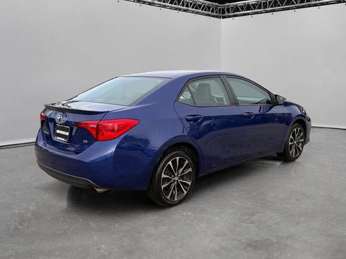 Blue Crush Metallic 2017 Toyota Corolla SE CVT (Natl)