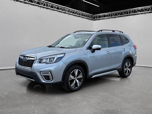 Ice Silver Metallic 2019 Subaru Forester 2.5i Touring
