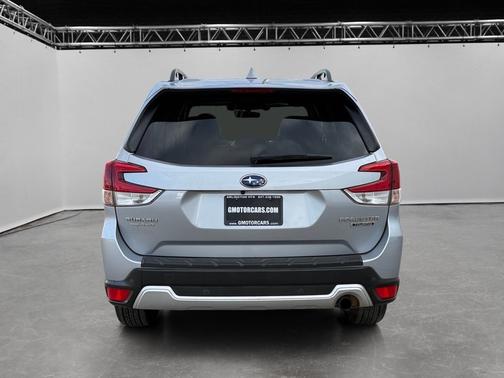 Ice Silver Metallic 2019 Subaru Forester 2.5i Touring